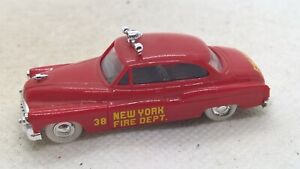 Praliné 1:87 Buick Roadmaster Super 1950 rot New York Fire Chief NYFD (71)