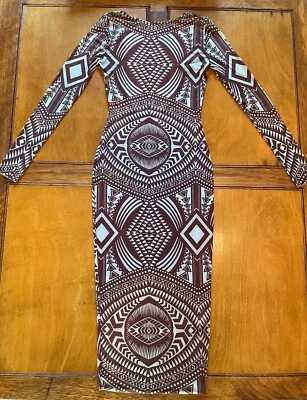 Vestido tubular Missguided transparente sem costas manga longa estampa geométrica tamanho 2 sexy - Imagem 1 de 4