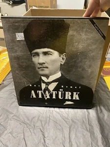 MUSTAFA KEMAL ATATURK By Aksit - Hardcover - Imagen 1 de 4