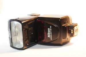 Nikon SB-700 Speedlight I D-TTL Flash for READ D750 D5600 D7500 D780 D850 Z7 Z6 - Picture 1 of 10