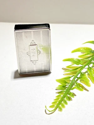 Caja/estuche Webster de plata de ley 11,3 gr. Estilo Art Deco con monograma Foto 1 de 4