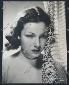 foto di ELIO LUXARDO ritratto di DINA SASSOLI fine anni '30 - Foto 1 di 2