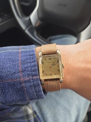 Longines Fancy Lugs rojo segunda mano vintage años 40 Foto 1 de 4