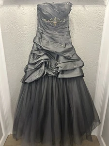 Vestido Formal De Colección Años 80 Baile de graduación Gris Sin Tirantes Volantes en Niveles Corsé Cremallera Talla 6 DEFECTUOSO - Imagen 1 de 12
