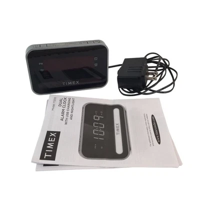 Timex T1200 Reloj Despertador Doble con Carga USB Luz Nocturna Batería de Respaldo Probado Foto 1 de 4