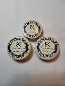 Lote de 3 piezas de reloj latas de metal vacías de colección latas pequeñas Dallas Texas con caja fuerte Rasguños - Imagen 1 de 10