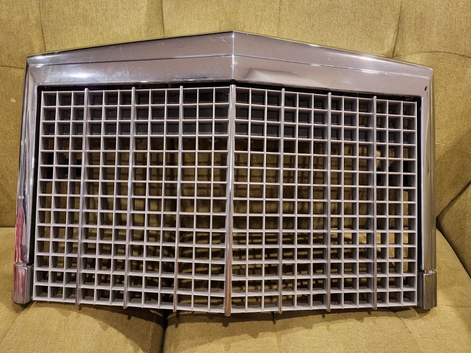 1985-1987 Lincoln Town Car Front Grill Grille Chrome Assembly Towncar OEM - Image 1 of 4