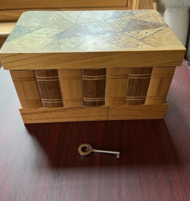 Yosegi 日本拼图盒:带钥匙 — 第 1/4 张图片