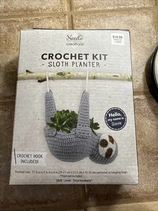 Loops & Threads Crochet Kit "Sloth Planter" - Picture 1 of 2