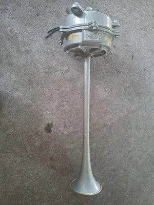 Conjunto de válvula locomotora bocina de aire Westinghouse plateada Foto 1 de 4