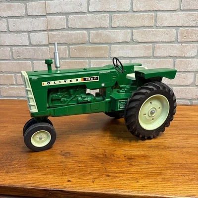 1/8 Limited Edition Oliver 1850 Tractor 1997 FARM PROGRESS SHOW Ertl Scale Model - Image 1 of 4
