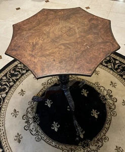 Georgian Wood Tripod Style Stand / Table - Photo 1 sur 7