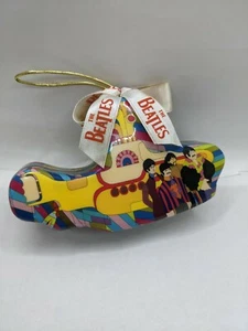 DISNEY PARK BEATLES SUBMARINO AMARILLO 2006 SUBAPELÍCULAS ADORNO DE NAVIDAD RARO - Imagen 1 de 4