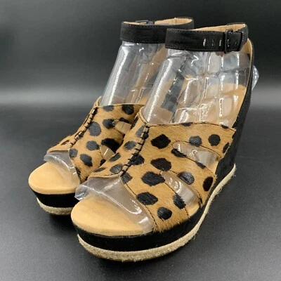 UGG CAREENA PLATFORM ESPADRILLE WEDGE SANDAL JAGUAR PRINT COW HAIR 女式 US 7 — 第 1/4 张图片