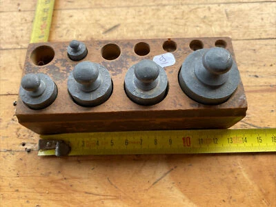 (n° 9 Outils série Non Complète 5 Poids Alu anciens  balance Roberval. - Photo 1/2