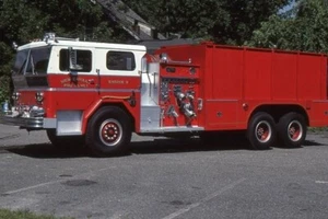 New Caanan CT Engine 8 1974 Ward LaFrance Pumper Tanker - Fire Apparatus Slide - Picture 1 of 1