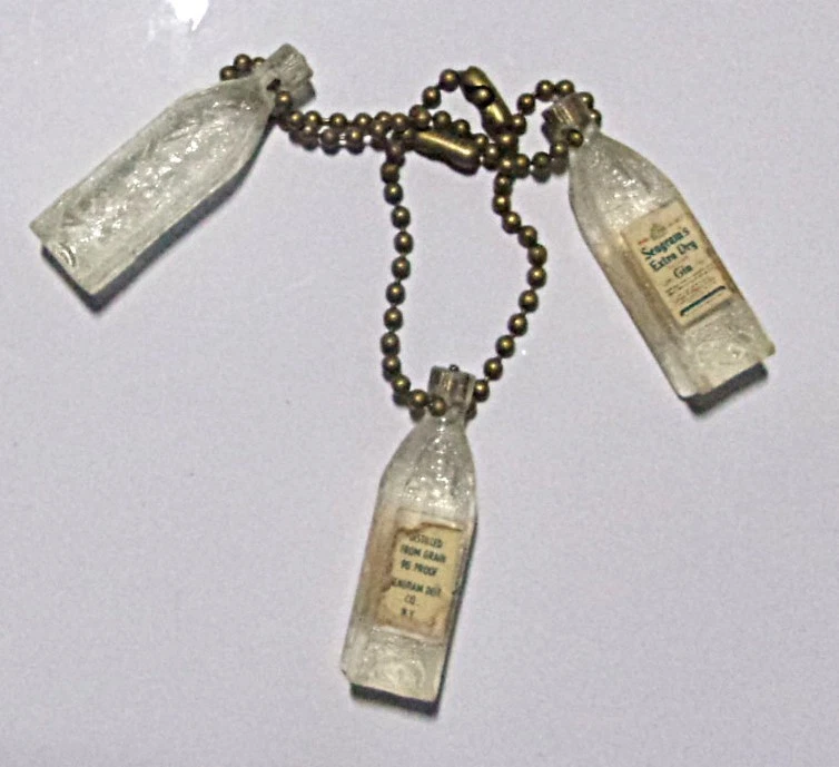 Lot 3 Seagrams Gin Keychain Mini (Plastic) Bottles - Image 1 of 1