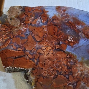 Red Velvet Achatplatte, Rottöne mit blauem Achat 5 1/2" x 4 1/8" x 1/4" 6,2 Unzen - Bild 1 von 18