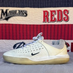 Size 8 - Nike SB Zoom Nyjah 3 Mens White Black Lace-Up Skate Shoes DJ6130-100 - Picture 1 of 11