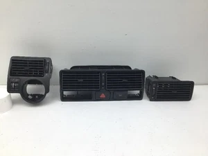 Juego de rejilla de ventilación salpicadero VW Golf IV (1J) 1J0819728C 1J0819736C - Imagen 1 de 12