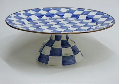 Plato de pedestal grande Mackenzie Childs Royal Check Foto 1 de 4