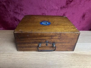 Estuche de Impresión Vintage Lion Menucator Nº 2 con Secador utilería de exhibición ideal - Imagen 1 de 15