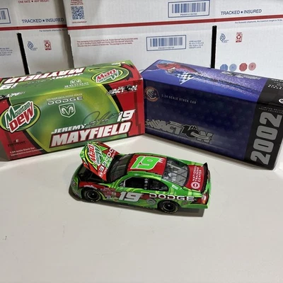 Jeremy Mayfield No19 Dodge / Mountain Dew 2002 Inbtrepid R/T. Action 1/24 - Изображение 1 из 4