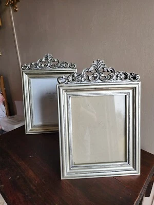 Juego de 2 marcos de fotos de cerámica estilo rococó plateados independientes con vidrio Foto 1 de 4