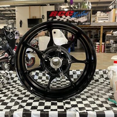 RUEDA TRASERA DE FÁBRICA APENAS USADA GEN 3 RUEDA ORIGINAL 22-24 SUZUKI HAYABUSA 64111-10L0 Foto 1 de 4