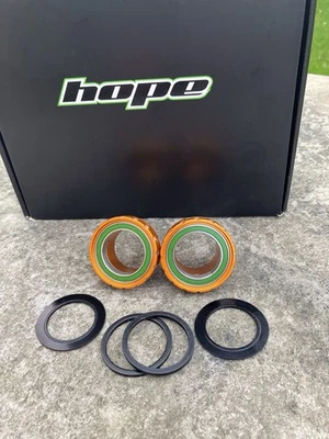 Hope 30mm Bottom Bracket Orange - Image 1 of 4