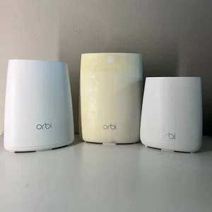 NETGEAR Orbi RBR40 Router w/ 2 Satellites RBS50 & RBS20 Tested Read Description - Picture 1 of 6