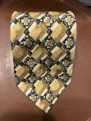 Roundtree & Yorke Mens Tie Necktie Yellow Floral 100% Silk Imported Dillard’s - Image 1 of 4