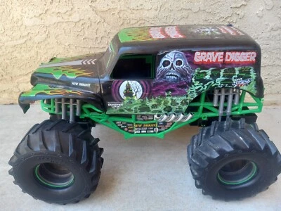 New Bright Grave Digger Monster Jam RC Truck 14.5" PARTS No Battery/remot - Image 1 of 4