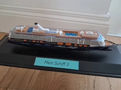 Modellino  esposizione Nave Da Crociera "Mein Schiff 3"  - Immagine 1 di 4