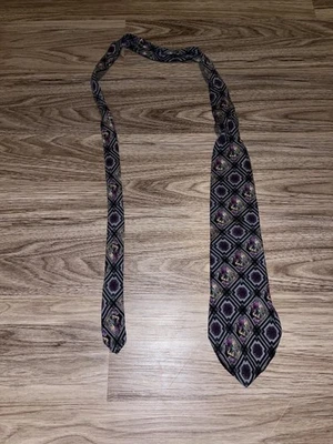 Corbata de seda Picasso para hombre gris negro púrpura patrón geométrico hecha en EE. UU. Foto 1 de 4