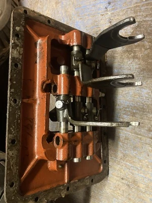 Eaton / Fuller Rto 9513 13 Speed  F shift cover free shp Lwr 48 Us READ DESC! - Image 1 of 2