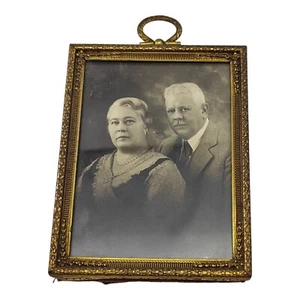 Vintage Gold Tone Picture Frame Marked 926 Floral Flowers Old Couple - Picture 1 of 11