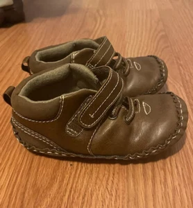 Baby boy brown Shoes Size 6 - Picture 1 of 3