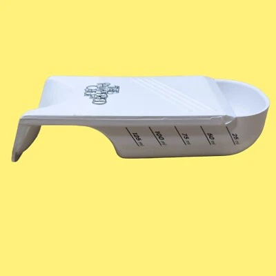 The Pampered Chef Adjustable Measuring Cup 1/8 - 1/2 cup 50-250mL Dry Ingredient - Image 1 of 4