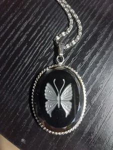 Vintage Costume Jewelry Intaglio Cut Glass Butterfly Pendant Necklace Silvertone - Picture 1 of 4