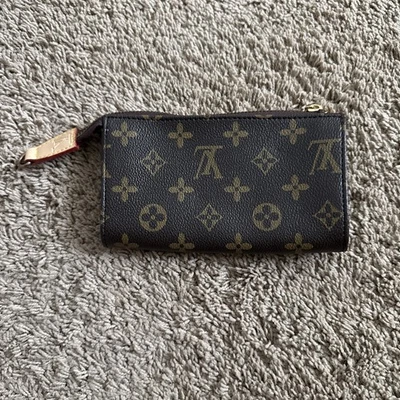 Bolsa de mão vintage autêntica Louis Vuitton monograma inserção bolsa 7”x 4” - Imagem 1 de 4