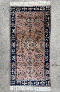 Vtg Sarouk Style Oriental Wool Rug Hand Woven Pink & Blue Floral Design 28”x55” - Picture 1 of 14