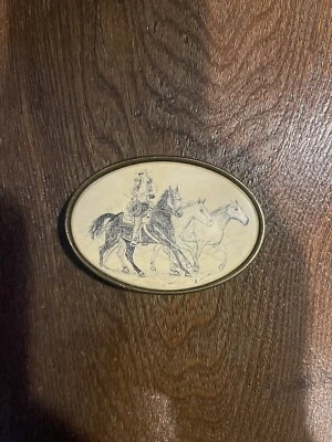 Vintage Barlow Stone carved solid brass belt buckle Foto 1 de 2