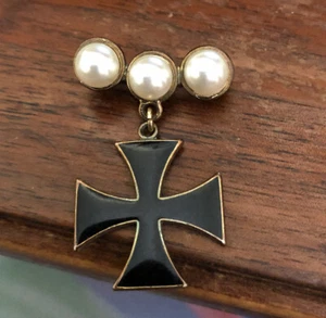 Estate Find Enamel Cross With Faux Pearls Brooch Pin - Picture 1 of 10