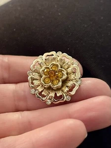 CORO Yellow Citrine and Clear Rhinestones Flower Pin Brooch Beautiful - Picture 1 of 4