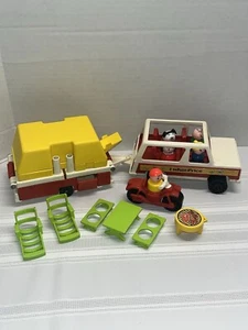 Vintage Fisher Price #992 Little People Camper & Car Accessories Set 1979 - Picture 1 of 14