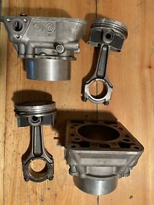 Ducati 748 Pistons, Cyinders, and Connecting rods (from 1999 748) 