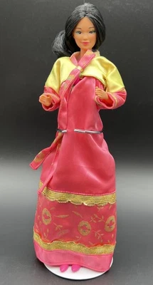 Muñecas Barbie Coreanas 1987 Colección del Mundo Serie 4929 de Mattel Foto 1 de 4