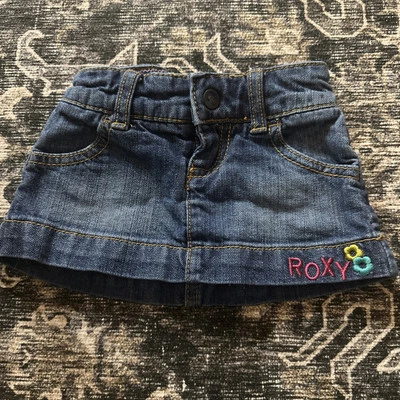 Linda falda vaquera vintage para bebé niña Roxy Surf Foto 1 de 3