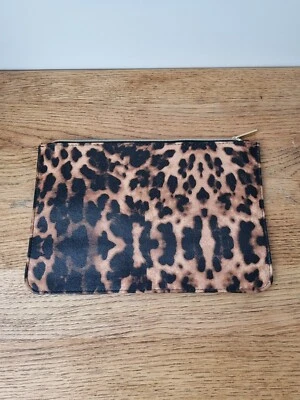 Boux Avenue - Pochette o portafoglio donna ultra sottile con zip stampa leopardata - Immagine 1 di 3